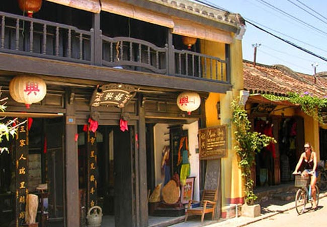Quang Thang old house